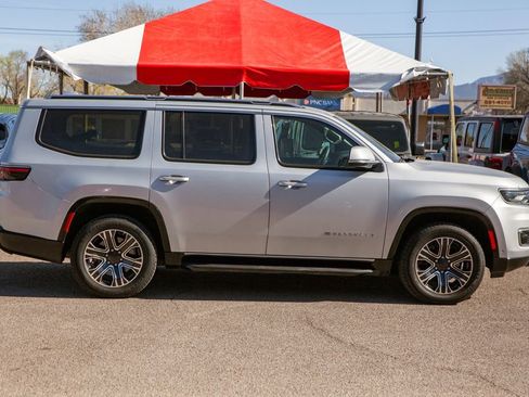 Used 2022 Jeep Wagoneer Series III w/ Flexible Seating Group image 4