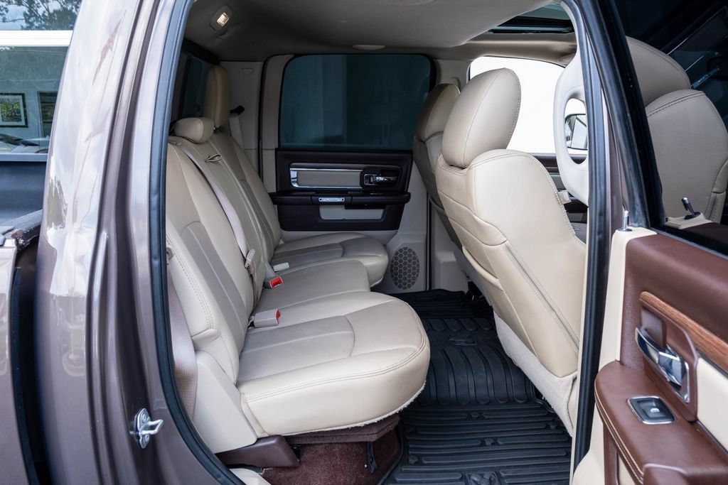 Used 2018 RAM 1500 Laramie w/ Convenience Group AWD/4WD image 30