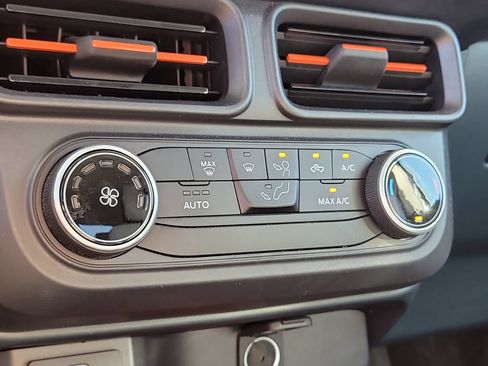 Used 2024 Ford Maverick XLT FWD image 19