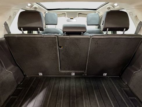 Used 2018 Land Rover Discovery Sport HSE image 29