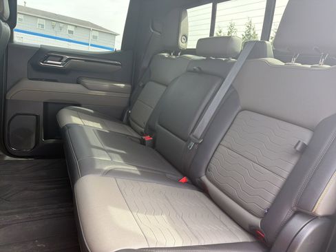 Used 2022 Chevrolet Silverado 1500 ZR2 image 25