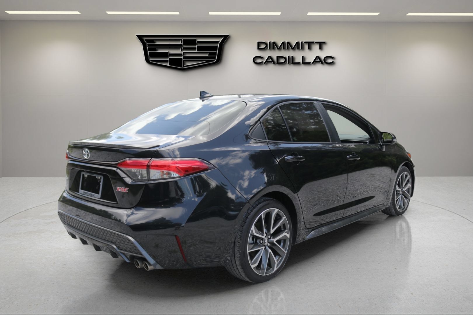 Used 2020 Toyota Corolla XSE FWD image 5