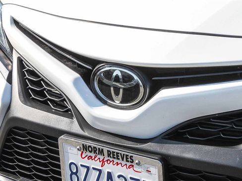 Used 2022 Toyota Camry SE image 6