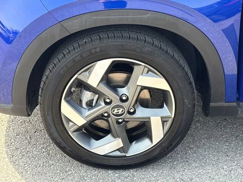 Used 2025 Hyundai Venue SEL FWD image 21