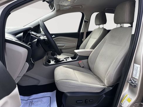 Used 2017 Ford Escape SE w/ SE Cold Weather Package AWD/4WD image 7