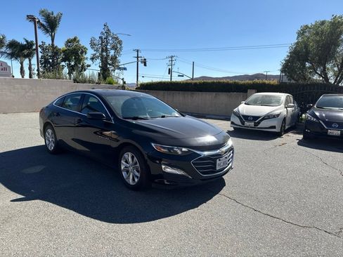 Used 2023 Chevrolet Malibu LT FWD image 2
