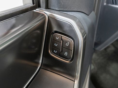 Used 2022 Ford F150 Lariat w/ Equipment Group 502A High image 17