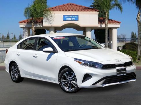 Certified 2023 Kia Forte LXS FWD image 1
