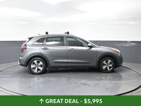 Used 2018 Kia Niro LX FWD image 2