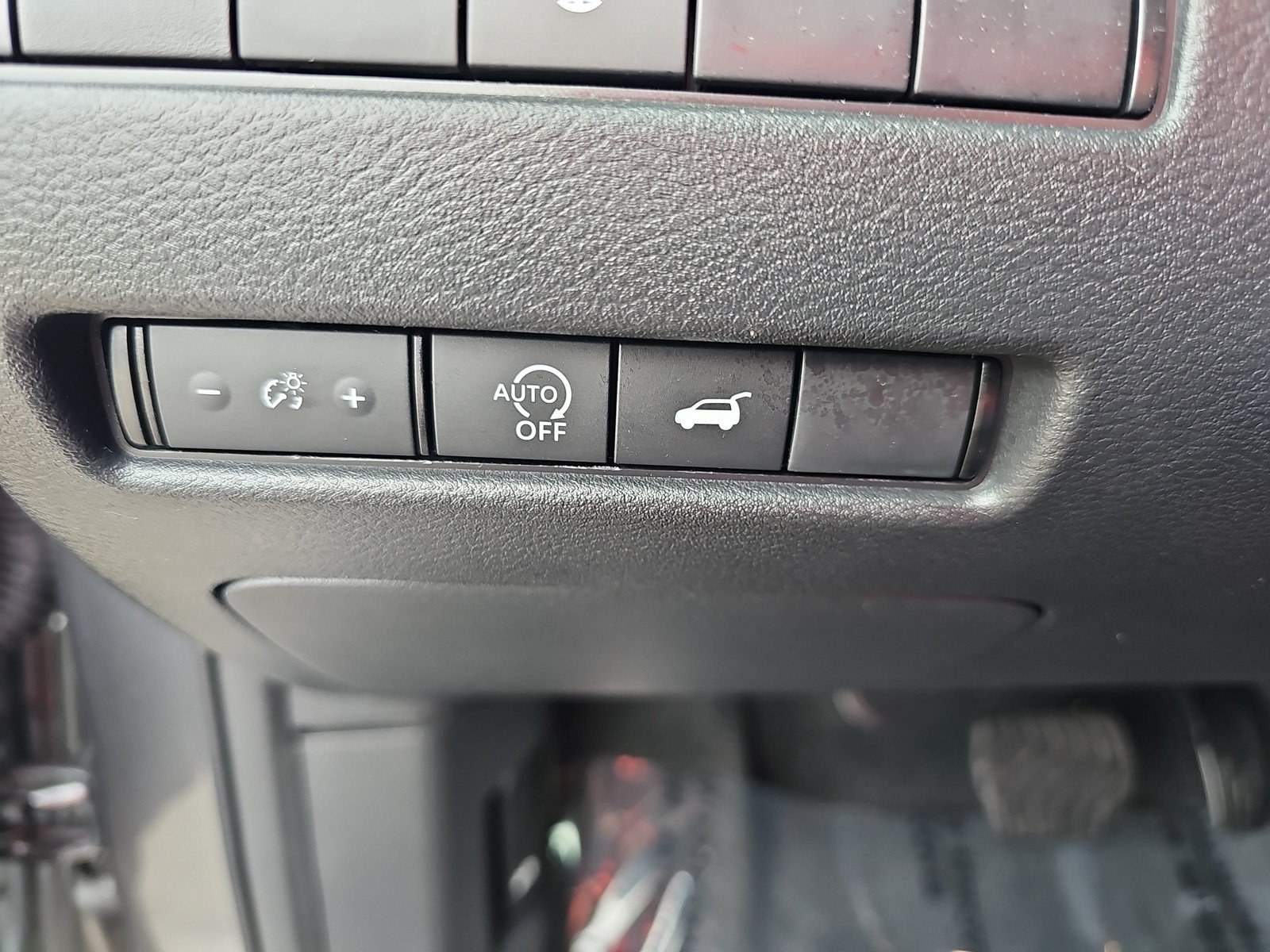 Used 2026 Nissan Rogue SV FWD image 33