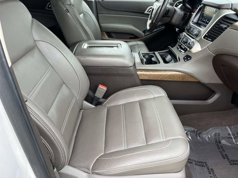 Used 2020 GMC Yukon XL Denali w/ Denali Premium Package image 25