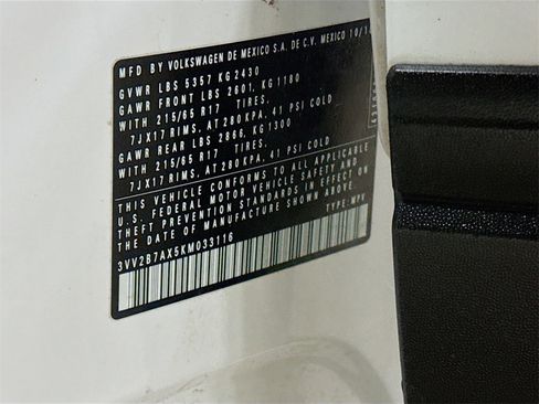 Used 2019 Volkswagen Tiguan SE w/ Panoramic Sunroof Package image 41