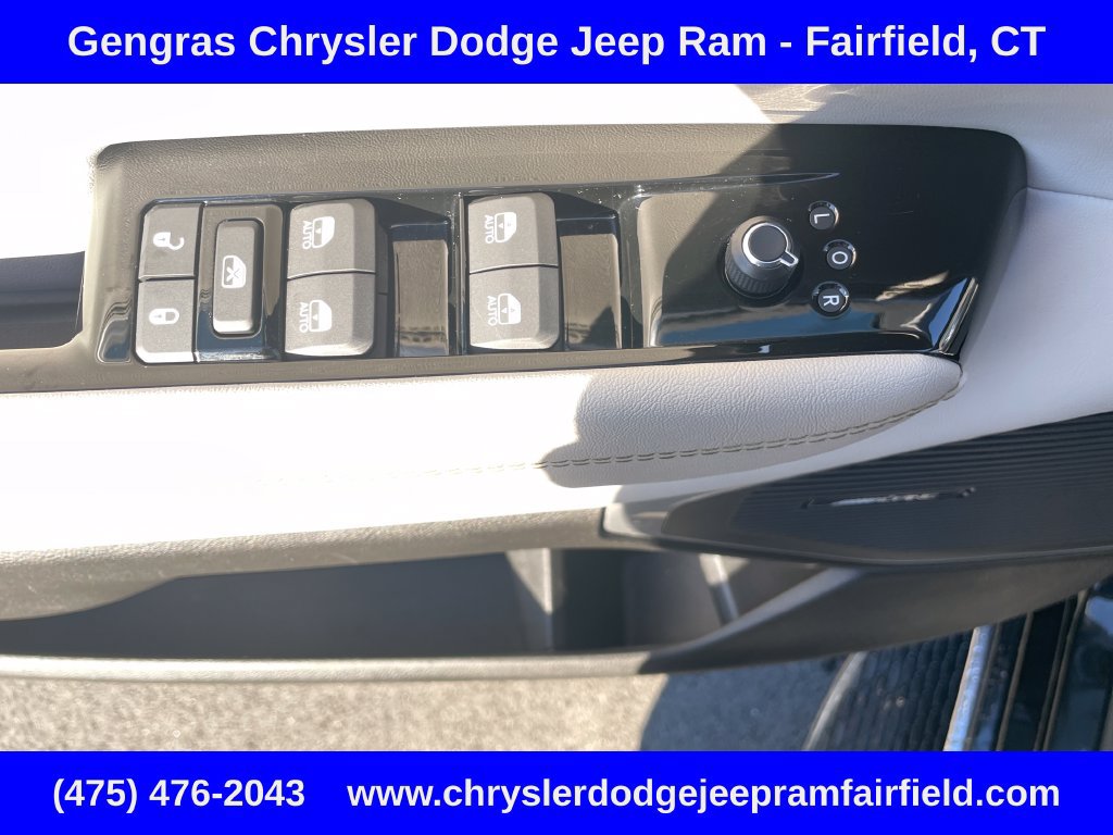 Certified 2025 Jeep Wagoneer Series II AWD/4WD image 52