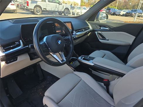 Used 2025 BMW X1 xDrive28i image 15