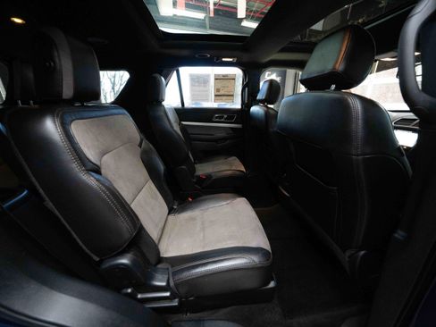Used 2017 Ford Explorer XLT w/ Equipment Group 202A image 25
