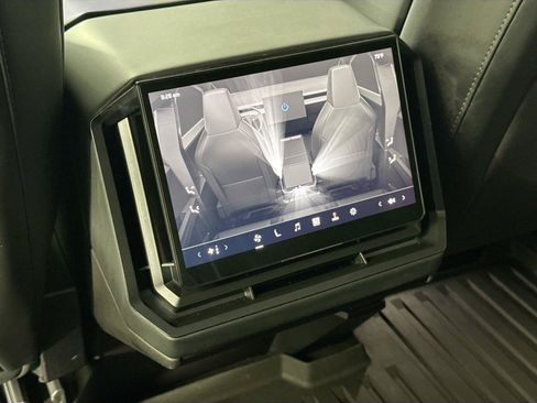 Used 2024 Tesla Cybertruck AWD Crew Cab image 32