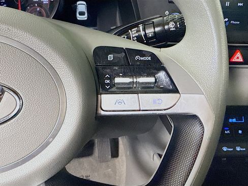 Used 2023 Hyundai Elantra SEL image 15