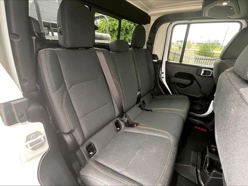 Used 2025 Jeep Gladiator Sport image 37