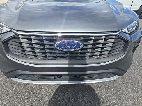 Used 2025 Ford Escape Active AWD/4WD image 30