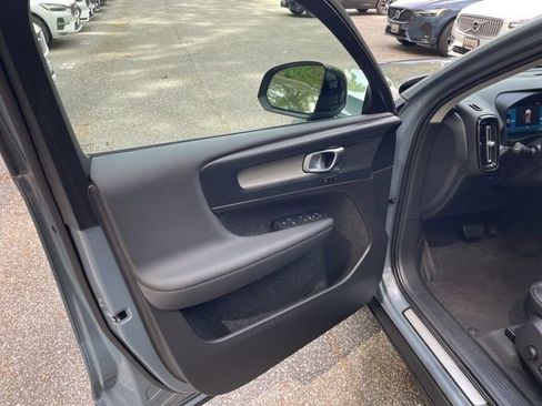 Certified 2023 Volvo XC40 B5 Plus w/ Climate Package image 18