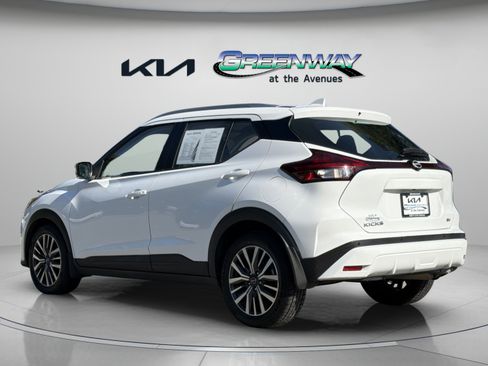Used 2022 Nissan Kicks SV FWD image 7
