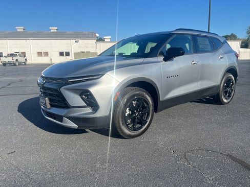 New 2025 Chevrolet Blazer LT w/ Midnight/Sport Edition image 4