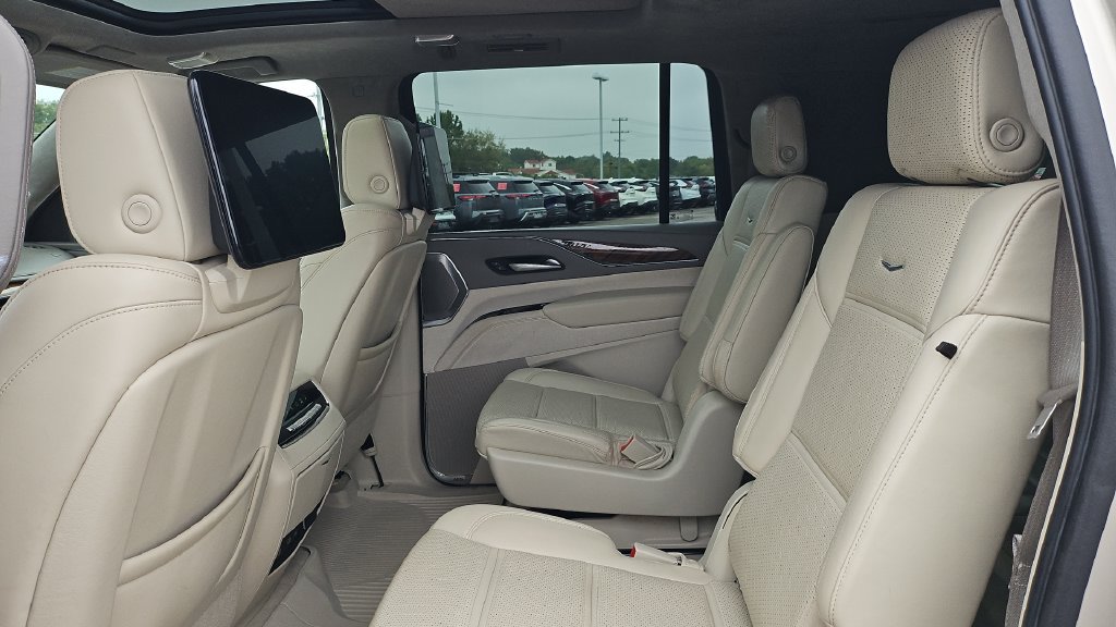 Used 2021 Cadillac Escalade ESV Premium Luxury Platinum AWD/4WD image 6