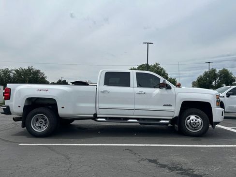 Used 2016 Chevrolet Silverado 3500 High Country w/ Duramax Plus Package AWD/4WD image 4