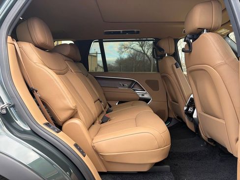 New 2026 Land Rover Range Rover Long Wheelbase SE AWD/4WD image 17