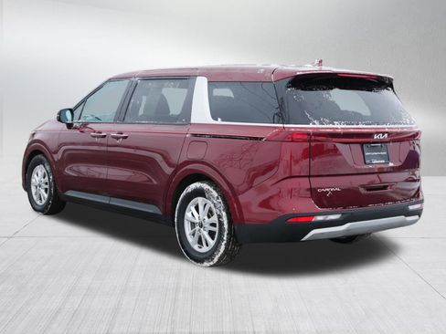 Certified 2024 Kia Carnival LX image 5