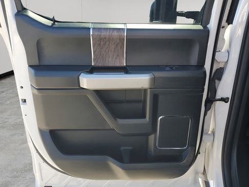 Used 2019 Ford F250 Lariat w/ Lariat Ultimate Package image 17