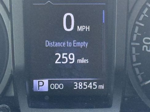 Used 2020 Toyota Tacoma TRD Off-Road w/ Technology Package AWD/4WD image 17