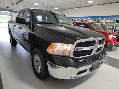 Used 2024 RAM 1500 Classic SLT AWD/4WD image 3