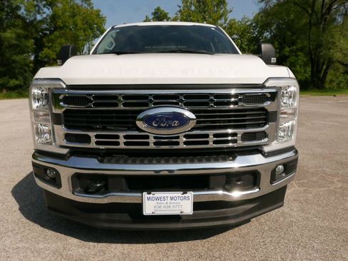 Used 2024 Ford F350 XLT w/ FX4 Off-Road Package AWD/4WD image 3