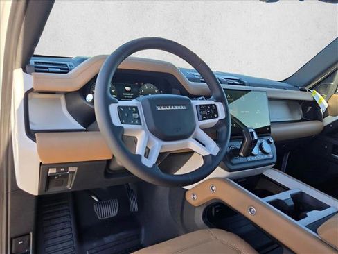 New 2026 Land Rover Defender 110 X-Dynamic SE image 3
