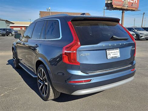 Used 2022 Volvo XC90 T6 Momentum w/ Advanced Package image 5