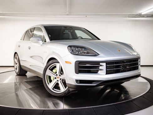 New 2026 Porsche Cayenne E-Hybrid AWD/4WD image 9