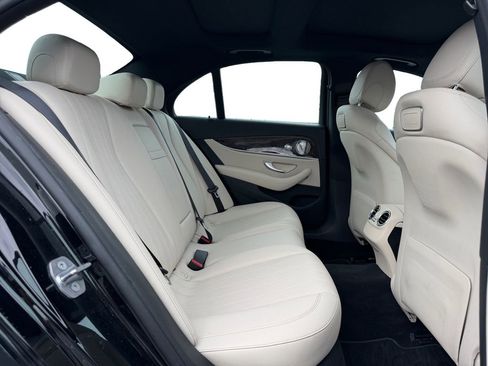 Used 2018 Mercedes-Benz E 300 image 18