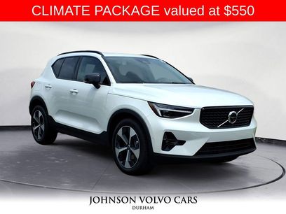 New 2025 Volvo XC40 B5 Plus w/ Climate Package