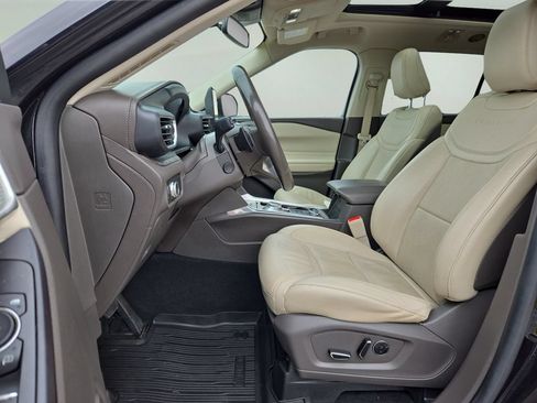 Used 2020 Ford Explorer Platinum w/ Premium Technology Package AWD/4WD image 15