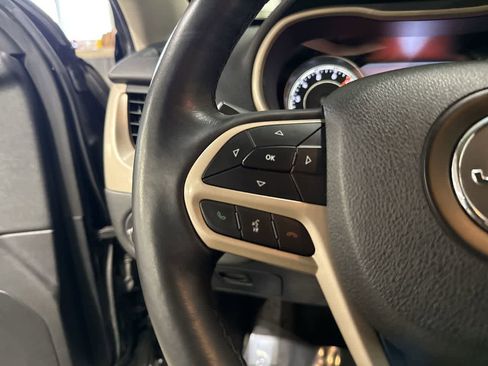 Used 2018 Jeep Cherokee Limited image 28