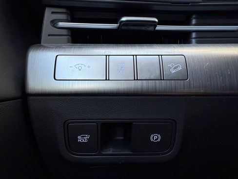 Used 2024 Hyundai Kona Limited FWD image 28