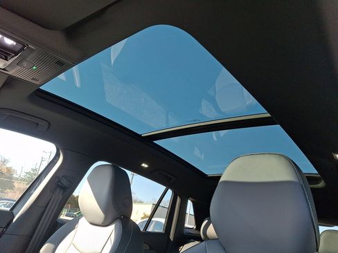 New 2026 Volkswagen Tiguan SE R-Line image 10