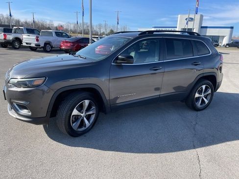 Used 2022 Jeep Cherokee Limited image 4