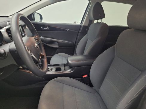 Used 2019 Kia Sorento FWD V6 image 17