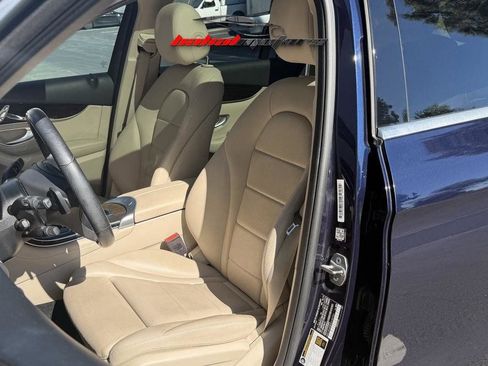 Used 2019 Mercedes-Benz GLC 300 4MATIC image 22