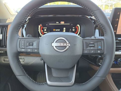 New 2026 Nissan Pathfinder Platinum AWD/4WD image 14