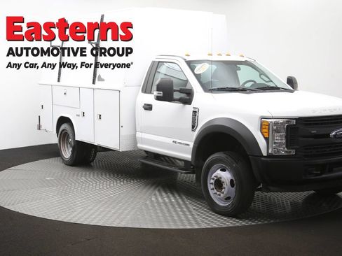 Used 2017 Ford F550 2WD Regular Cab Super Duty image 51