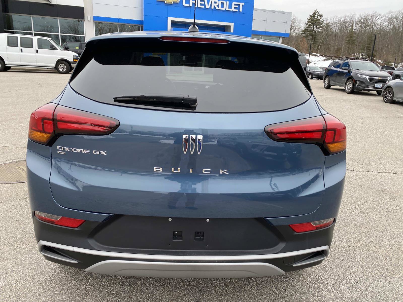 Used 2025 Buick Encore GX Preferred AWD/4WD image 4