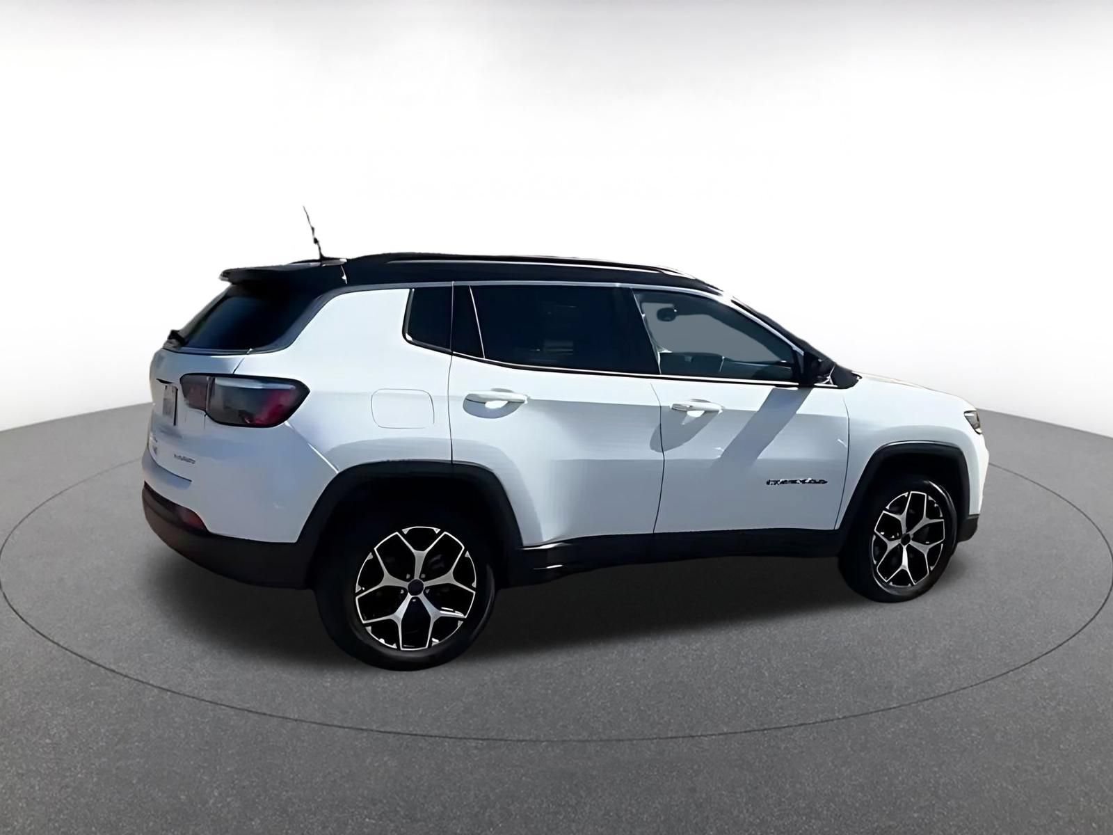 Used 2025 Jeep Compass Limited AWD/4WD image 14